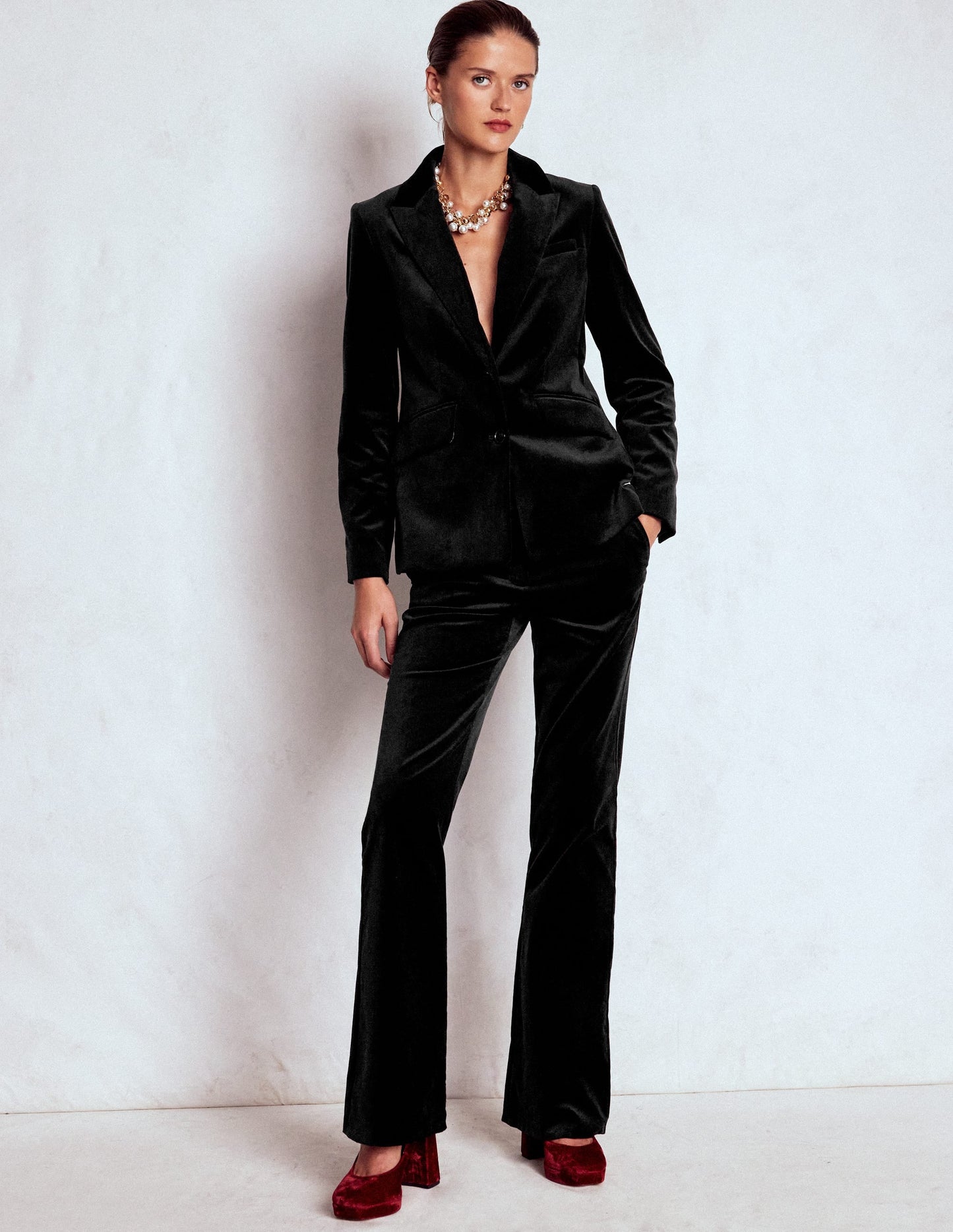 Stamford Velvet Blazer-Black