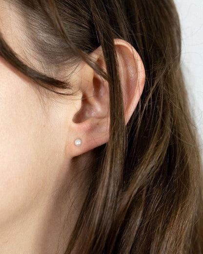 Daily Pearl Stud Earrings